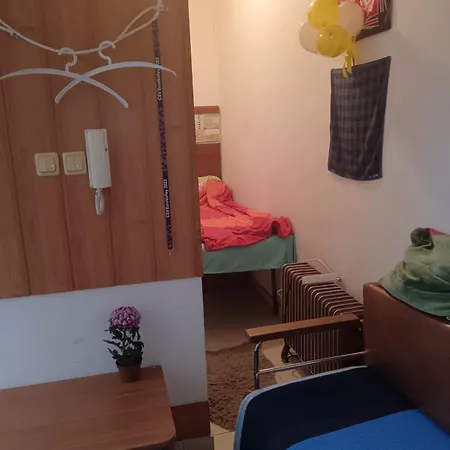 център варна, на минути пеш от морето! Várna